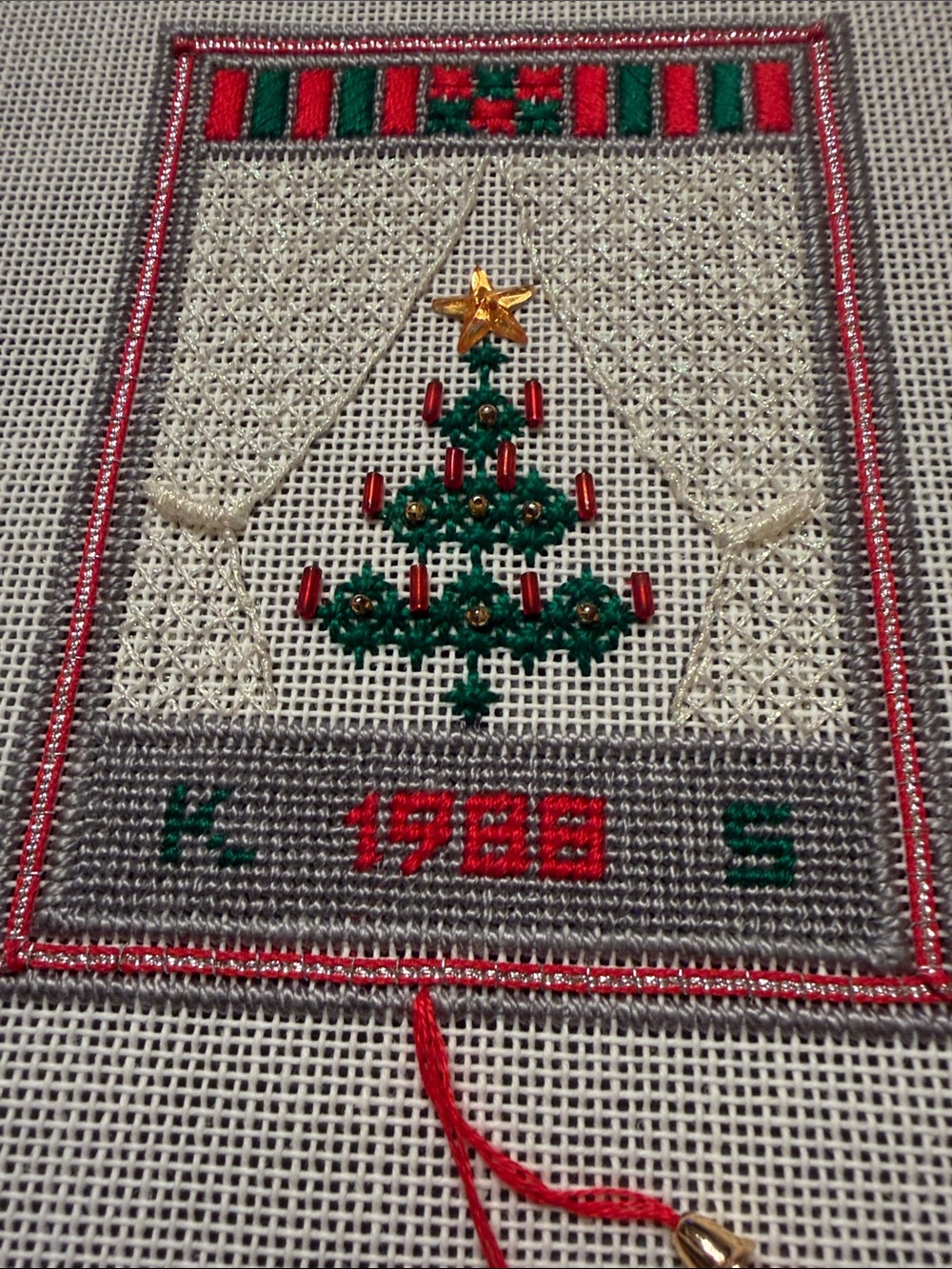 “Christmas Tree with candles needlepoint on hand painted canvas 🐈‍⬛